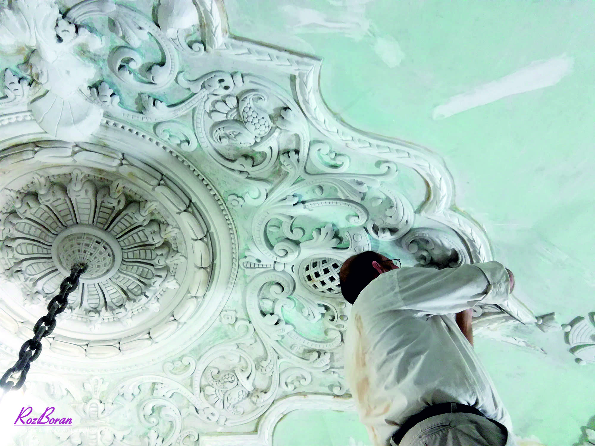 تداوم بخشی و مرمت نهایی گچبری دورقلاب مرکز