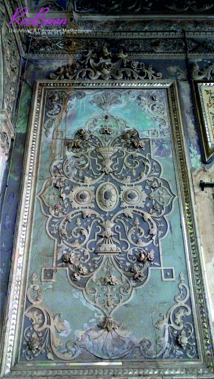 اصل گچبری تابلو پهن سمت امامزاده حمزه(ع)