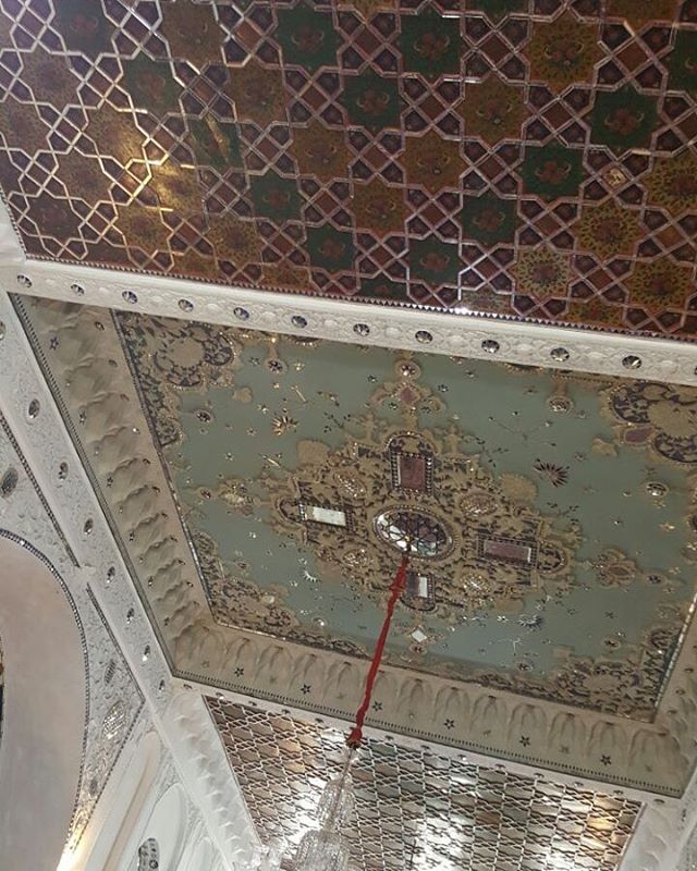 گچبری و آینه کاری