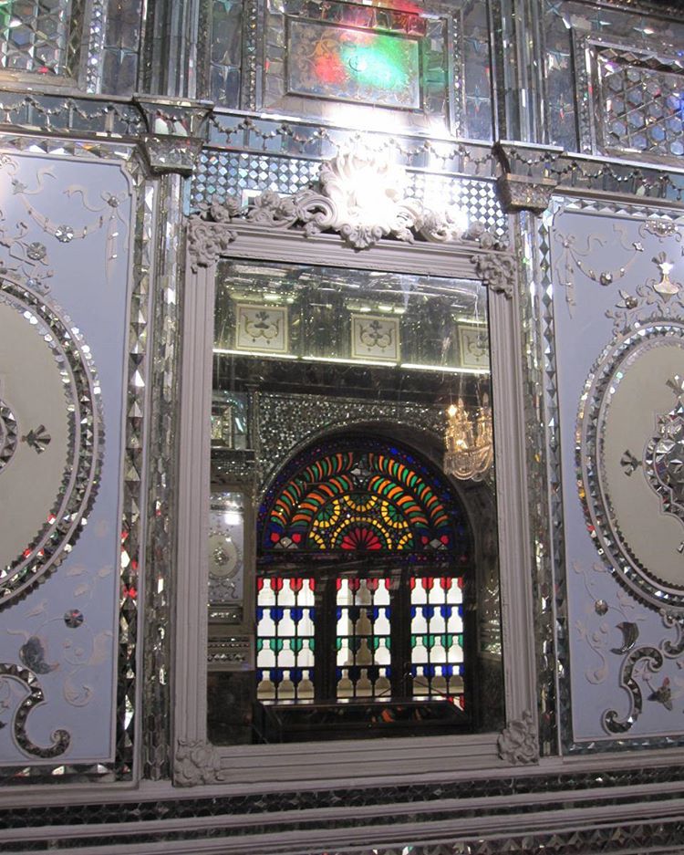 گچبری و آینه کاری