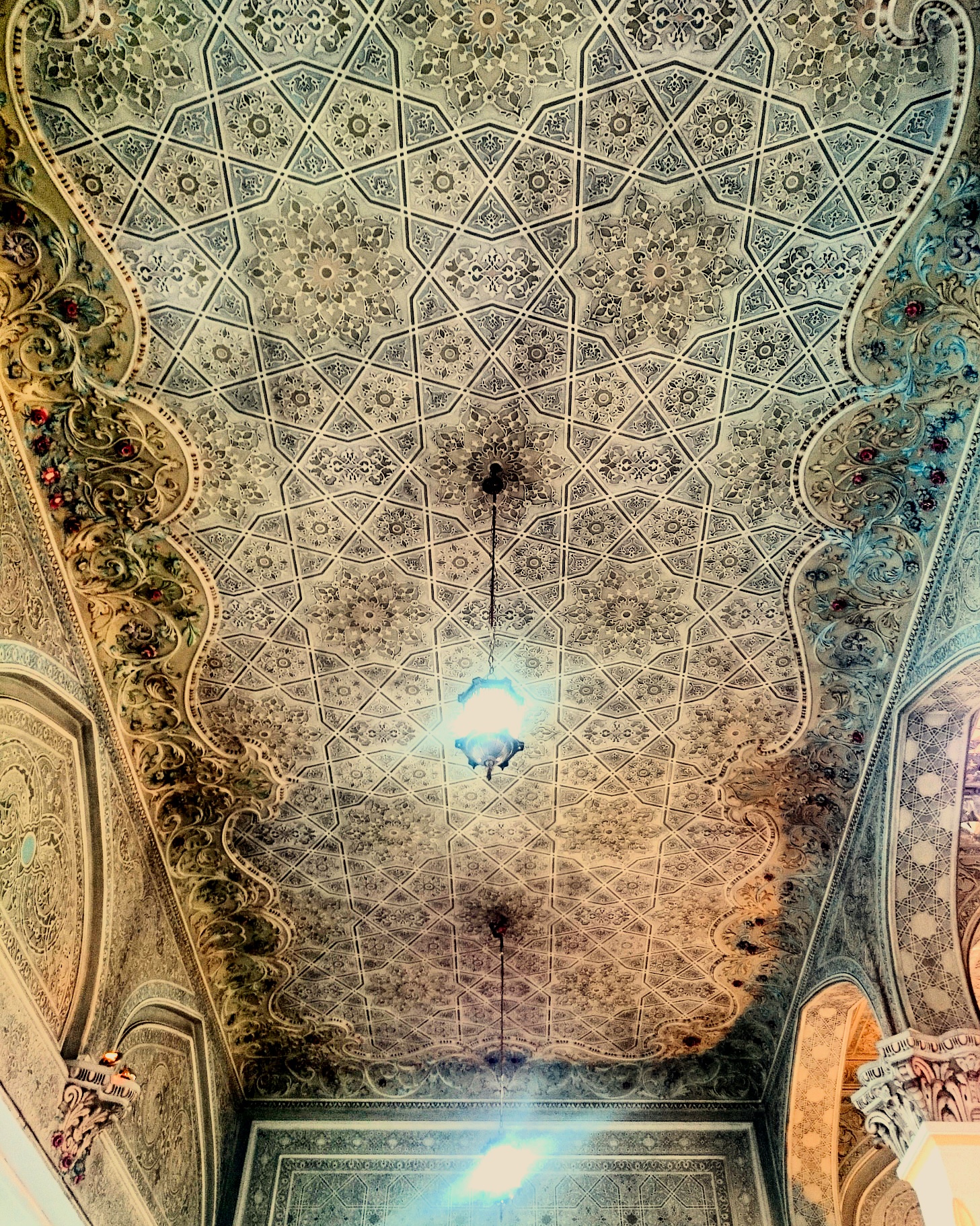 گچبری و گره سقف