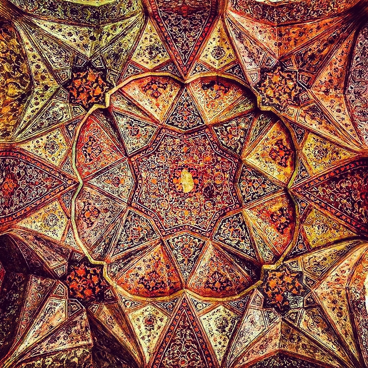 طرح نقش مقرنس معماری